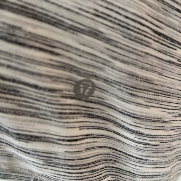 Lululemon Tank Top w Built in Bra - Picture 3 of 3